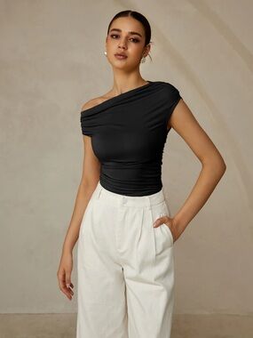 Commense One-Shoulder Black Ruched Crop Top